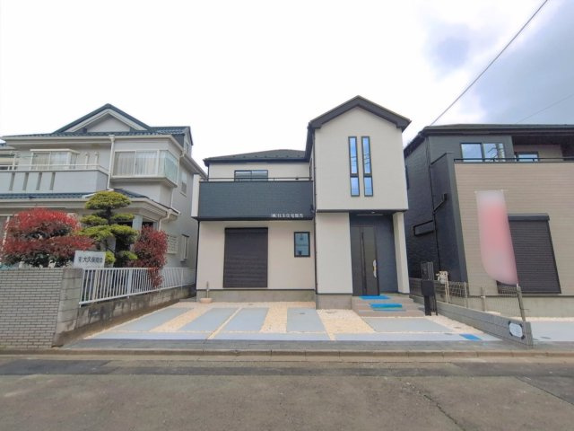 入間郡三芳町大字藤久保の新築一戸建の前面道路含む現地写真|南向きで陽当り良好です。