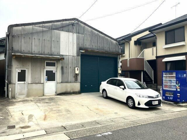 若鶴町１８７倉庫南