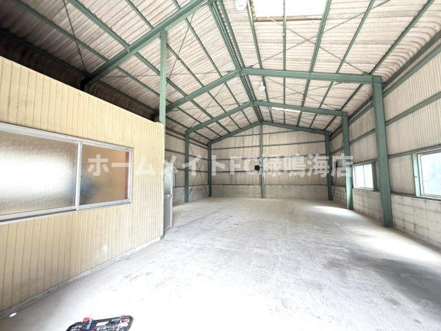 若鶴町１８７倉庫南のロビー