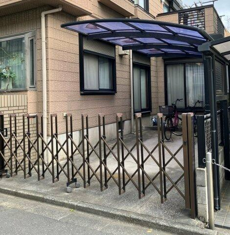 南小岩戸建の駐車場