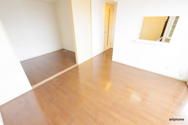 パークフラッツ野田阪神駅前　仲介手数料無料の居間・リビング