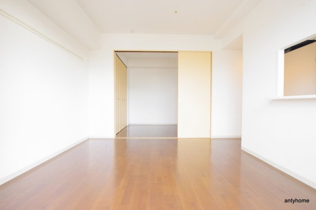 パークフラッツ野田阪神駅前　仲介手数料無料の居間・リビング