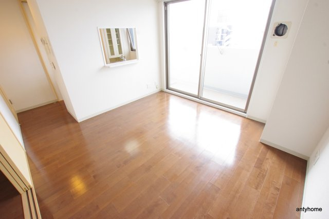 パークフラッツ野田阪神駅前　仲介手数料無料の居間・リビング