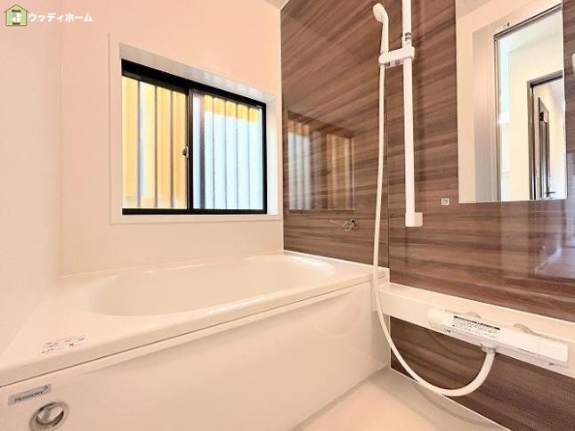 草加市青柳6丁目　中古一戸建ての浴室