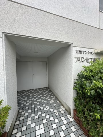 プリンセス豊田のエントランス