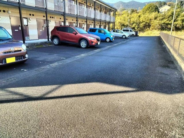 【駐車場】