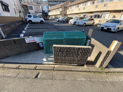 【その他共用部分】 | サンフォレストB | 敷地内ごみ置き場でごみ出しもらくらく～♪忙しい社会人さんや主婦さんにもうってつけ！