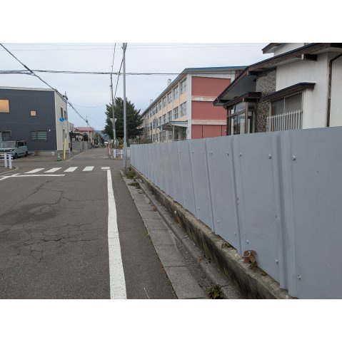 日吉町2丁目中古住宅の前面道路含む現地写真