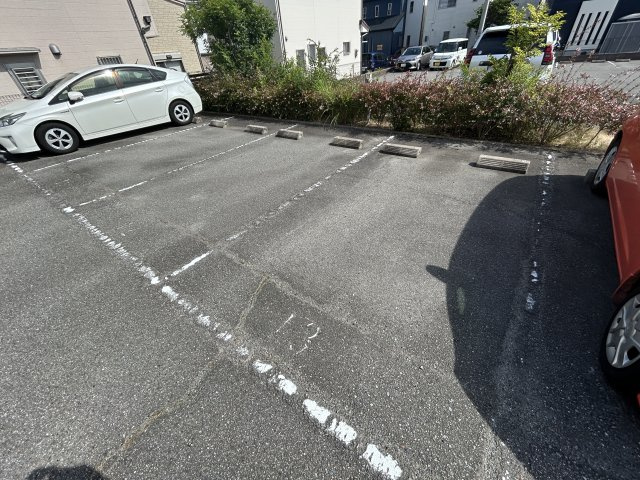 レジデンスＥ＆Ｒの駐車場