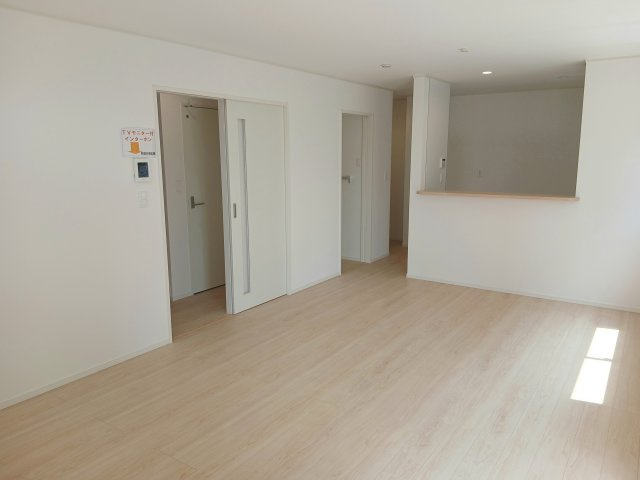【新築戸建て】潟上市天王第18　1号棟の居間・リビング|19帖の広々としたリビングです◎