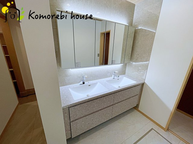さいたま市見沼区宮ヶ谷塔　新築一戸建ての独立洗面台|独立洗面台です