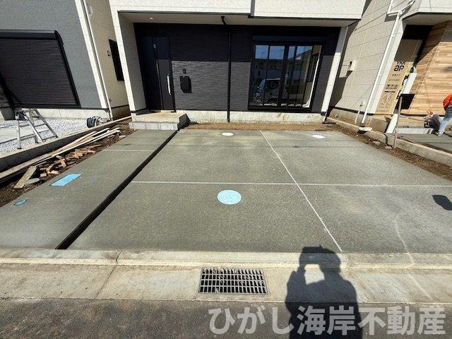平塚市御殿４丁目　新築戸建　全５棟の駐車場|3月5日撮影　外構工事中　駐車スペース
