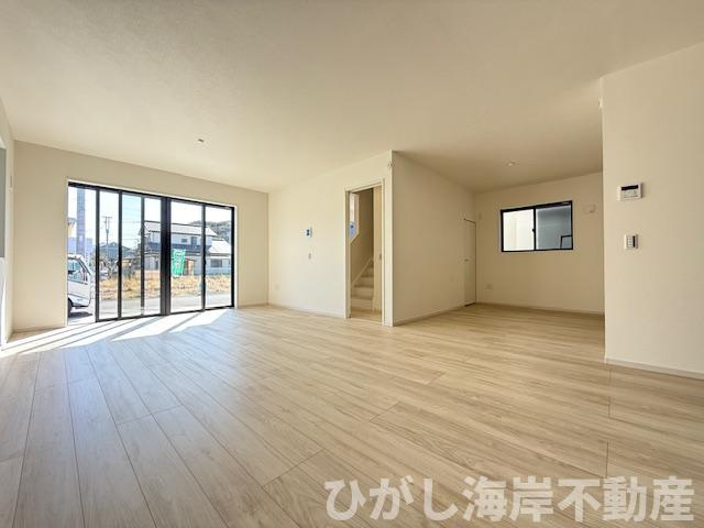 平塚市御殿４丁目　新築戸建　全５棟の居間・リビング|21.9帖　LDK
