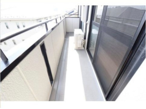 ジュネススズキのバルコニー