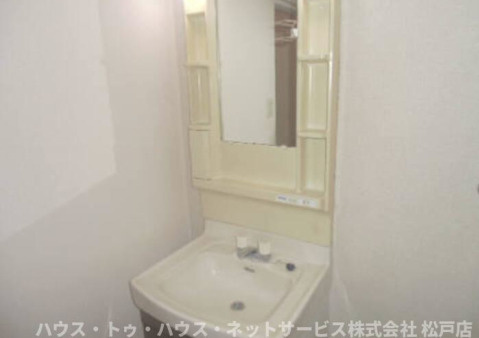ジュネススズキの洗面所