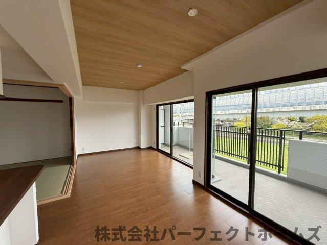 【居間・リビング】の画像