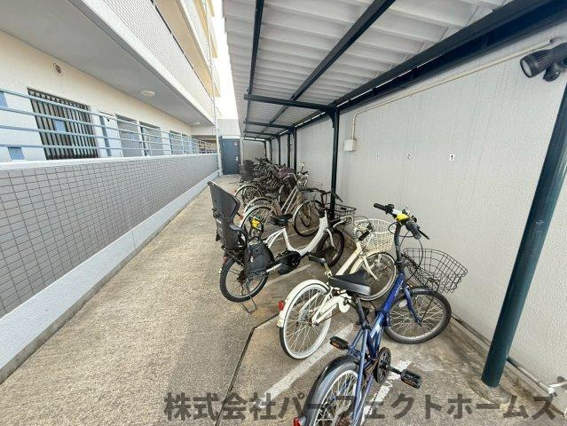 【駐輪場】の画像