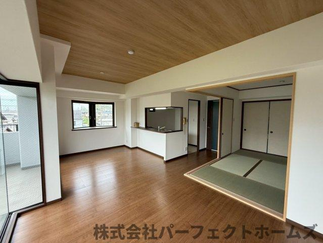 【居間・リビング】の画像