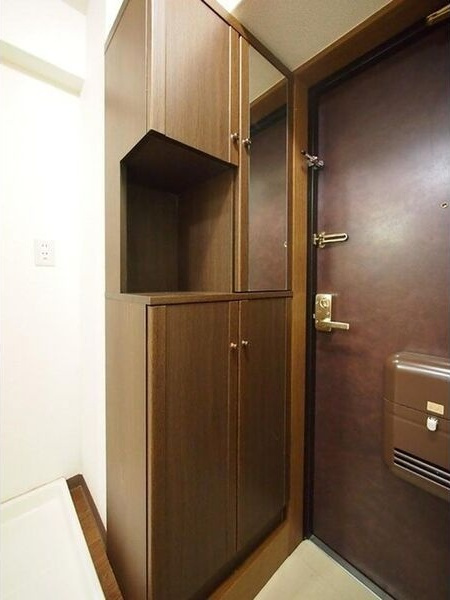 クレストステージ瑞穂の玄関