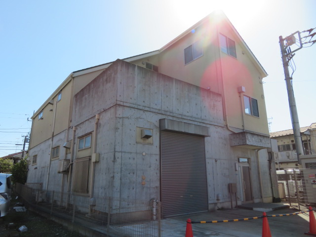 川崎市高津区久地２丁目の倉庫