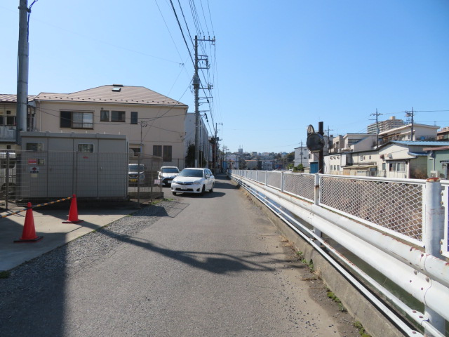 川崎市高津区久地２丁目の倉庫