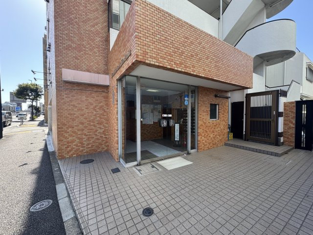 そうけいビルライオンズマンション柿の木坂のエントランス