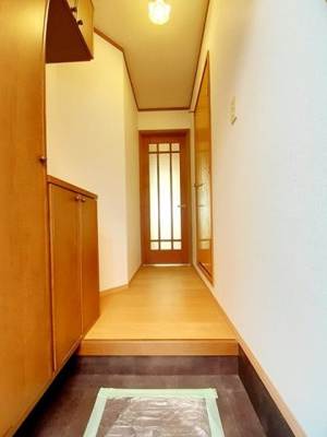 【玄関】 | シュピーレン空港通Ａ