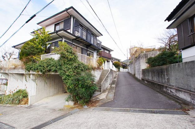 【前面道路含む現地写真】 | 熱海市下多賀　戸建