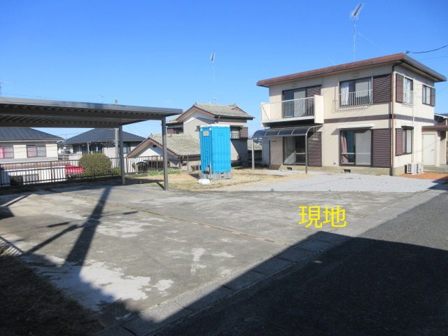 中古戸建　熊谷市冑山430-3（リフォーム住宅）の前面道路含む現地写真