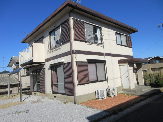 中古戸建　熊谷市冑山430-3（リフォーム住宅）の前面道路含む現地写真