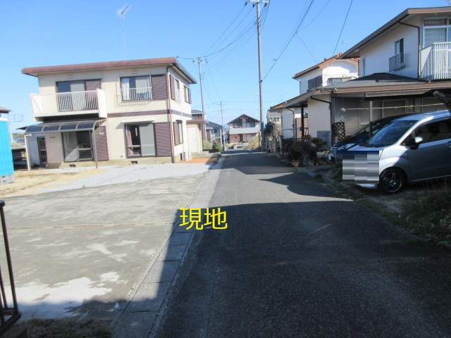 中古戸建　熊谷市冑山430-3（リフォーム住宅）の前面道路含む現地写真