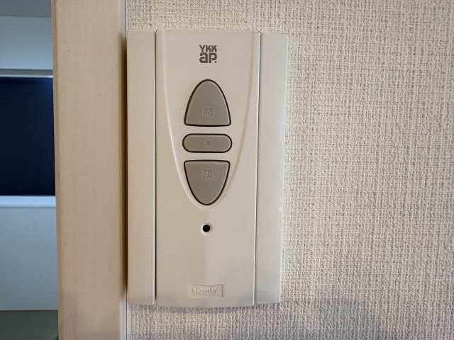 北欧ハウスヴィレッジ川越／全98棟の大型分譲地／平成28年築の4LDK戸建住宅の防犯設備|電動シャッターが付いているため、防犯面に優れている。