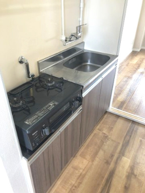 ユーコート国立のキッチン|コンパクトなキッチンで掃除もラクラク