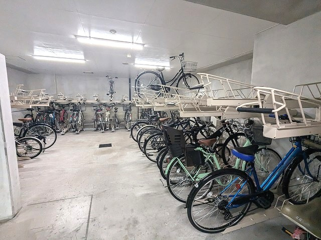 PROUD FLAT浅草駒形の設備|屋内自転車置場です