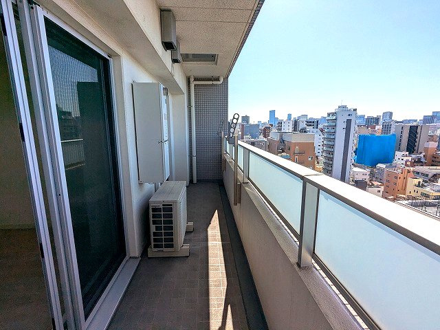 PROUD FLAT浅草駒形の設備|13Fワイドバルコニー、洗濯物干せます