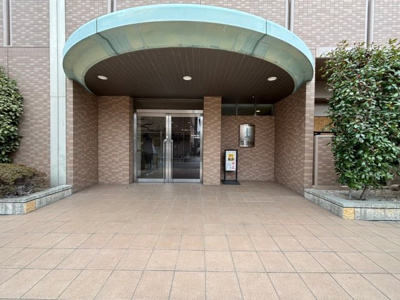 【エントランス】 | レピア堺湊 | 【ファイナンシャルプランナー在籍】ファイナンシャルプランについてのアドバイスも可能♪