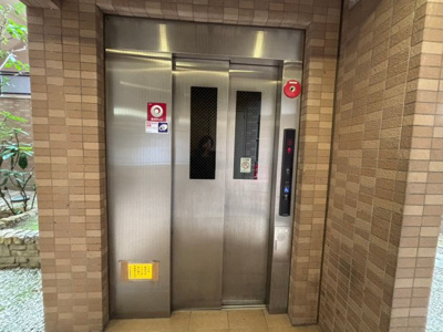 【その他共用部分】 | レピア堺湊 | エレベーターありますので、重い荷物も楽々お部屋へ運べますね！