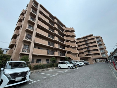 【外観】 | レピア堺湊 | システムキッチンがあります♪収納があるおかげでキッチンも広く利用できるのは、お料理される方の嬉しいポイント♪