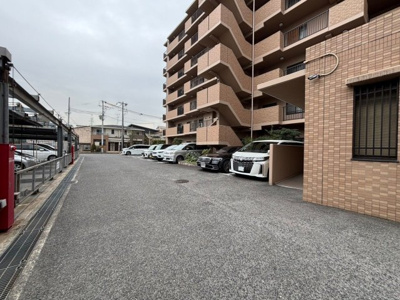 【駐車場】 | レピア堺湊 | 温水便座洗浄便座ですので、寒い日も温かい便座で安心して使用していただけますよ！