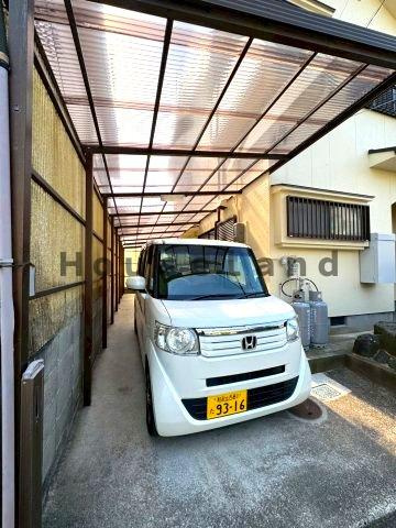 岩出市西安上の一戸建ての駐車場