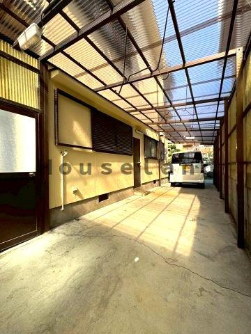 岩出市西安上の一戸建ての駐車場