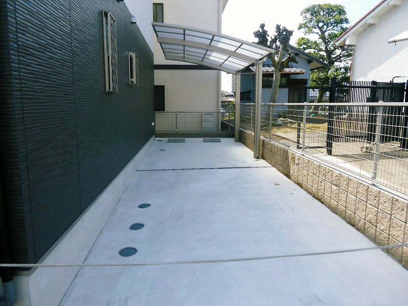ｃｏｍｏｄｏ八勝通Ａ棟の駐車場