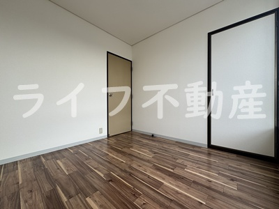 ベネルックスOOSTENの洋室|個人の部屋や寝室として使える洋室です