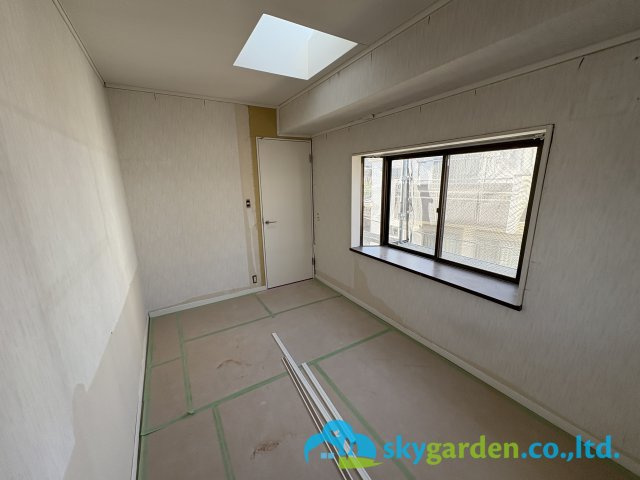 藤沢市高倉　中古戸建の洋室|内外装リフォーム中
2026年4月21日撮影