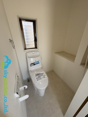 藤沢市高倉　中古戸建のトイレ|2階のトイレも新品です