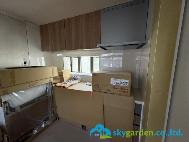 藤沢市高倉　中古戸建のキッチン|内外装リフォーム中
2026年4月21日撮影