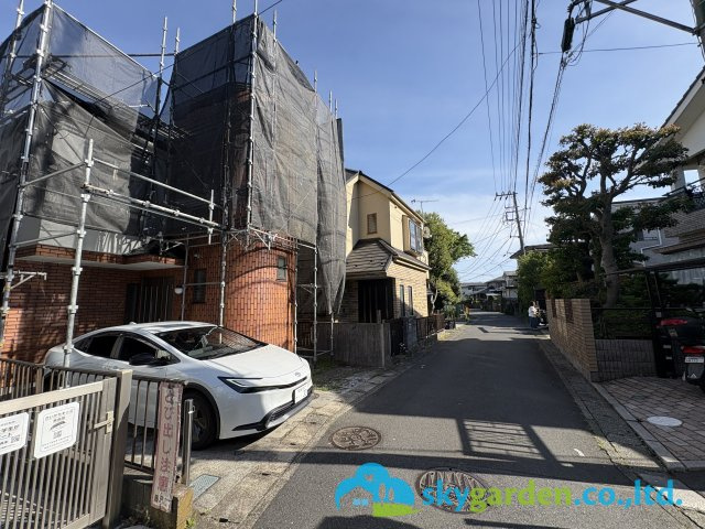藤沢市高倉　中古戸建の前面道路含む現地写真|前面道路含む現地写真です
内外装リフォーム中
2026年4月21日撮影