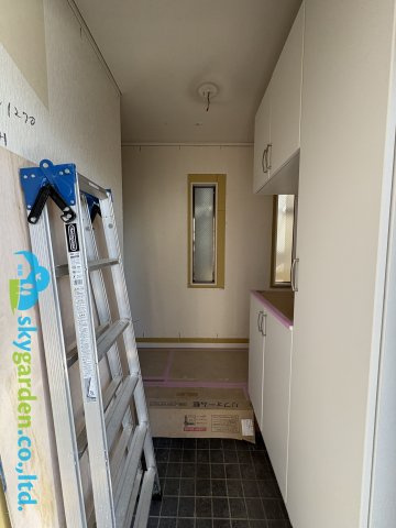 藤沢市高倉　中古戸建の玄関|内外装リフォーム中
2026年4月21日撮影