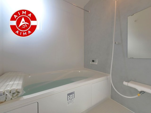 筑紫野市紫1丁目第2-1棟（1号棟）の内観：施工例|1日の疲れを癒してくれる広々バスルーム。雨の日のお洗濯にも大活躍な浴室乾燥機付です！