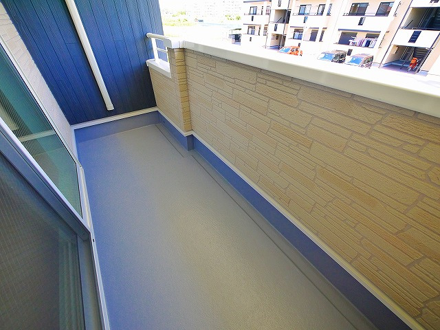 アルバ　Ⅲのバルコニー|バルコニーからの眺めを楽しみながら食事をしませんか